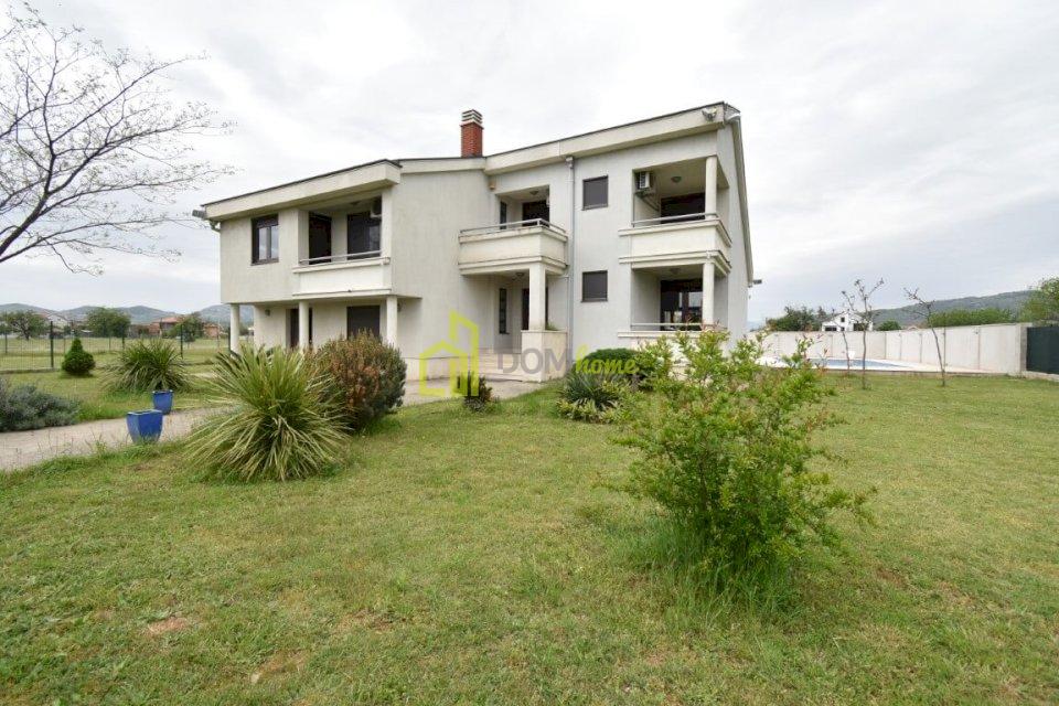 Kuća 310m2, Donja Gorica